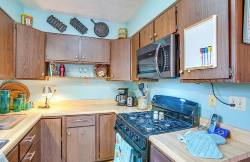 Hood Cabin | Secluded Stanardsville Cabin: Pets Welcome