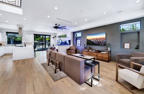 Tarzana Villa | Secluded Stylish Residence In The Valley