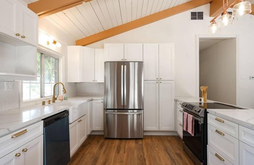 Bostonia House | Secluded Sunshine Retreat w/ Pool, BBQ, & King Bed