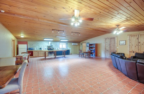 Medina House | Secluded Texas Hill Country Vacation Rental - Deck