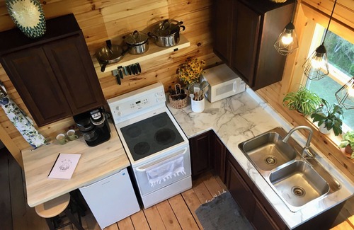Goshen Cabin | Secluded Tiny Cabin Screened Porch Sleeps 4 - Goshen Springs Getaway