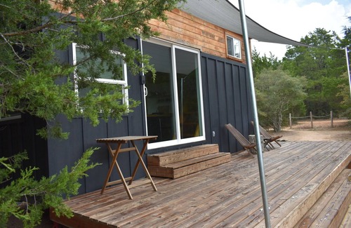 Paige Cabin | Secluded Tiny Home, firepit stargaze hike pond