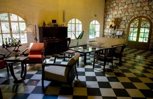 Coneta Bed & Breakfast | Secluded traditional Argentine Chateau - Near airport/center of town