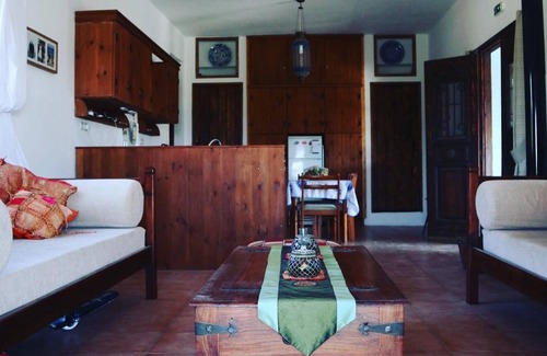 Amaniou Villa | Secluded traditional greek house with pool, sleeps 4+2,panoramic views of sunset