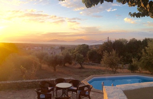 Amaniou Villa | Secluded traditional greek house with pool, sleeps 4+2,panoramic views of sunset