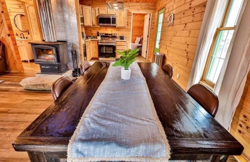 Denton Cabin | Secluded Two Bedroom Cabin w/Hot Tub Dog Friendly