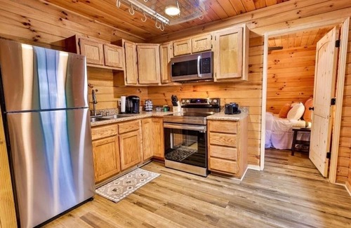 Denton Cabin | Secluded Two Bedroom Cabin w/Hot Tub Dog Friendly