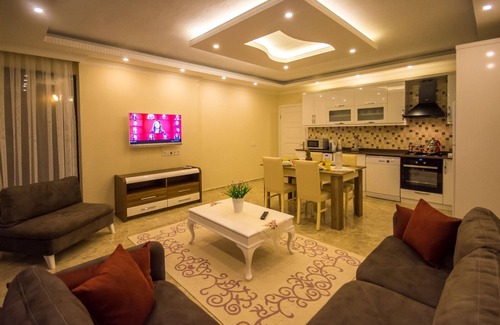 Islamlar Villa | Secluded Two Bedroom Honeymoon Villa with Large Semi-circular Pool and Jacuzzi