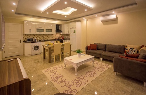 Islamlar Villa | Secluded Two Bedroom Honeymoon Villa with Large Semi-circular Pool and Jacuzzi