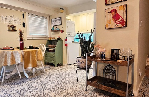 Houston Heights Cottage | Secluded Two-Story Country Style Loft with Balcony & Free Parking in The Heights
