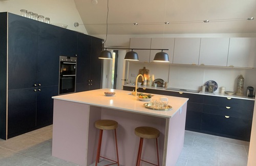 Rendham House | Secluded Victorian Gothic Cottage, pretty,garden, modern comforts. Beach 20 mins