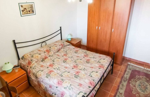 Bianchi Villa | Secluded Villa in Parenti with Garden