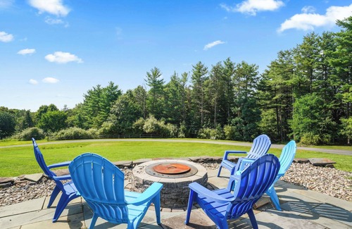Town of Schodack House | Secluded Villa: Pool, Privacy, Stunning Views