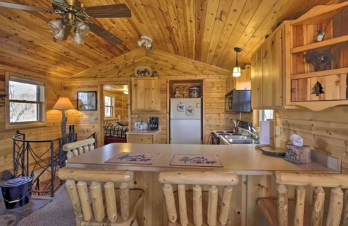 Luck House | Secluded Waterfront Cabin on hiking trails! Lake on one side river on the other.