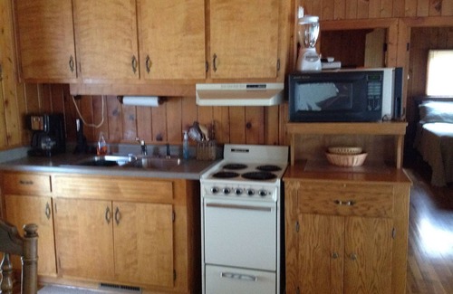 Huddleston Cabin | Secluded Waterfront Get Away on Smith Mountain Lake