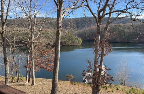 Huddleston Cabin | Secluded Waterfront Get Away on Smith Mountain Lake