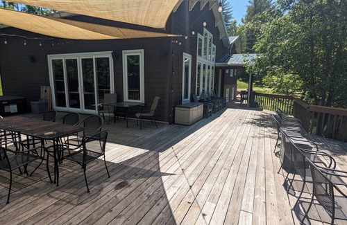 Laurelville House | Secluded Waterfront Home Located On 82 Private Acres! Close to HH State Park!n