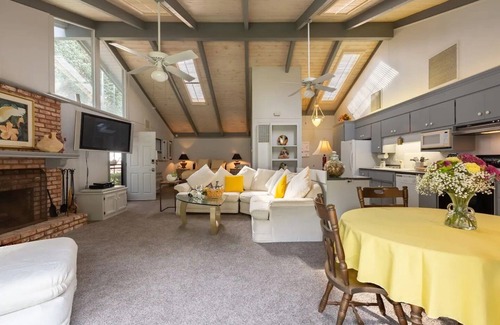 Callender Apartment | Secluded wine country retreat, full kitchen
