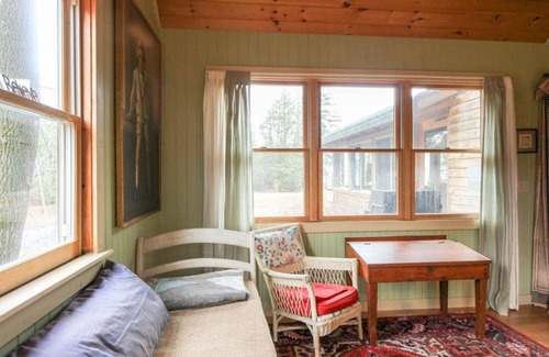 South Hero Cottage | Secluded, Wooded & Dog Friendly Home on Lake W/Casual Decor
