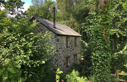 Helford Passage Cottage | Secluded woodland cottage, close to SW Coast Path