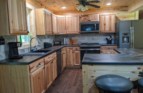Andover Cabin | Secluded Woodland Retreat
