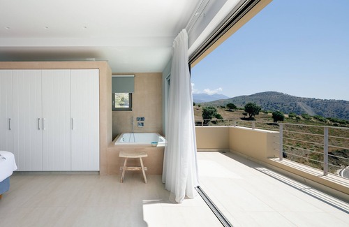 Vizari Villa | Seclusion Immersed in Unobstracted Sea Views & Spa Comforts