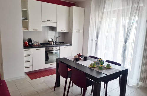 Grottammare Apartment | Second floor apartment with double bedroom, bathroom and living room-kitchen