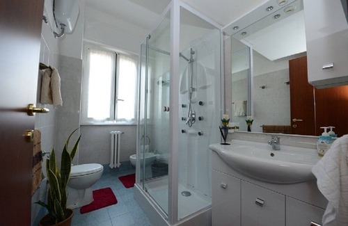 Quartiere XXVII Primavalle Apartment | Second floor apartment Casa Amena near Vatican, Metro, parking.