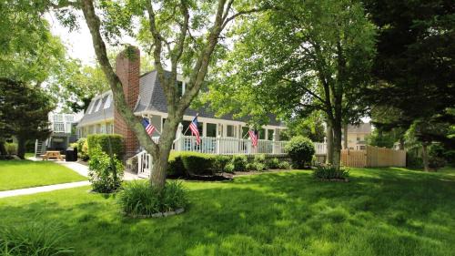West Cape May Apartment | Second Floor Condo - Pool - 4 Bedrooms