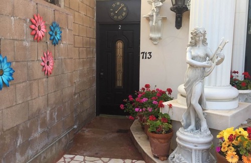 North of Montana House | SECOND FLOOR of Santa Monica Luxury Roman Villa