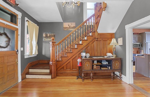 Washington House | Second Floor Suite