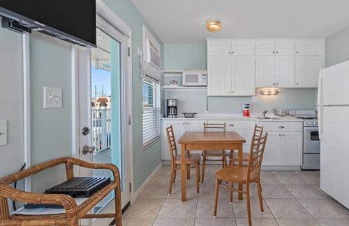 North Redington Beach Condo | Second Floor Corner Efficiency Beachfront Retreat