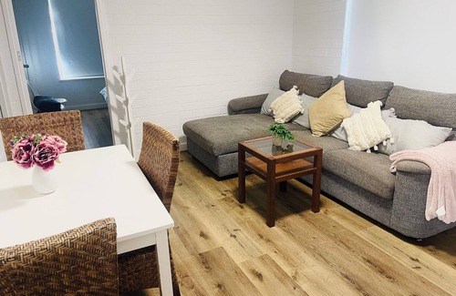 Aberfeldie Apartment | Second Home