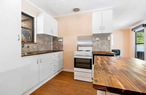 Bookpurnong House | Second Street - Loxton AccommodationnStylish 3 bedroom home