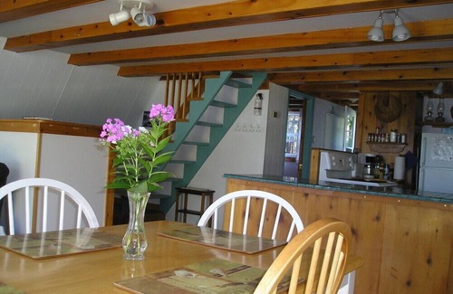 Mahone Bay Cottage | Second Wind Cottage - ocean front chalet near Mahone Bay & Lunenburg Nova Scotia
