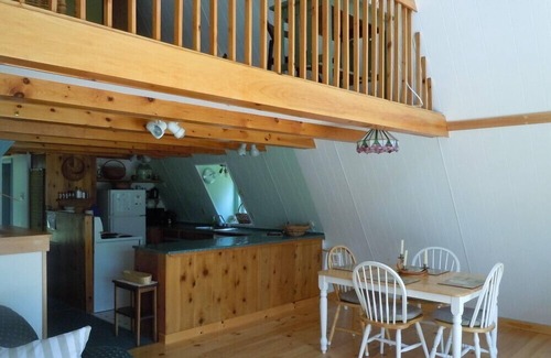 Mahone Bay Cottage | Second Wind Cottage - ocean front chalet near Mahone Bay & Lunenburg Nova Scotia