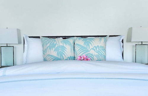 Kilauea House | Secret Beach Estate: Private beach access, pool, tennis, spa chefs kitchen, A/C