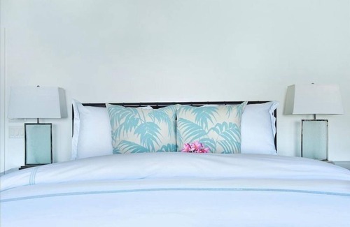 Kilauea House | Secret Beach Estate: Private beach access, pool, tennis, spa chefs kitchen, A/C