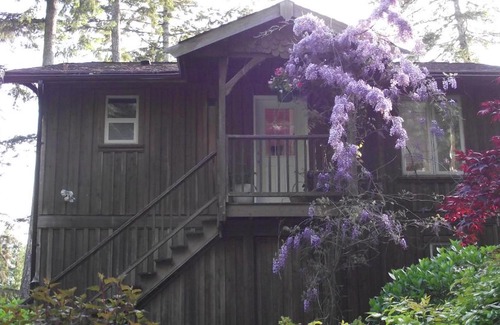 Halfmoon Bay Resort | Secret Cove Cottage Suites