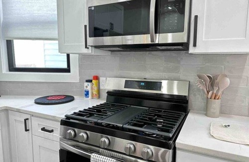 Communipaw Apartment | Secret Escape 20 Min from NYC N 1