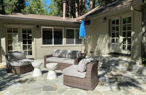Nevada City House | Secret Garden Bungalow - bohemian oasis
