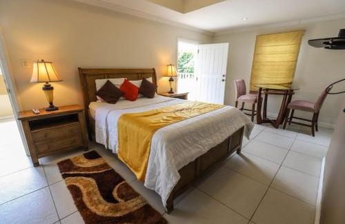 Lowlands Cabin | Secret Garden Guest House