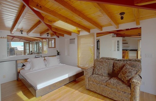 Del Mar Bed & Breakfast | Secret Garden Inn