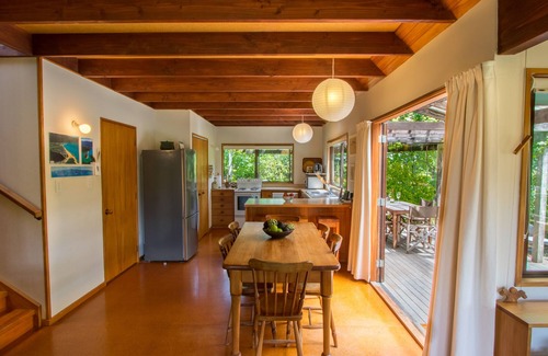 Marahau House | Secret Garden Lodge - Marahau Holiday Home