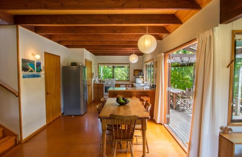 Marahau House | Secret Garden Lodge - Marahau Holiday Home