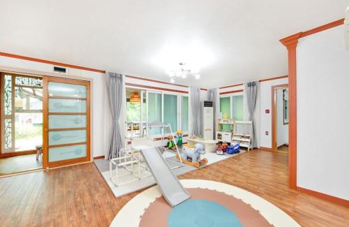 Sinbuk-myeon House | Secret Garden Pension
