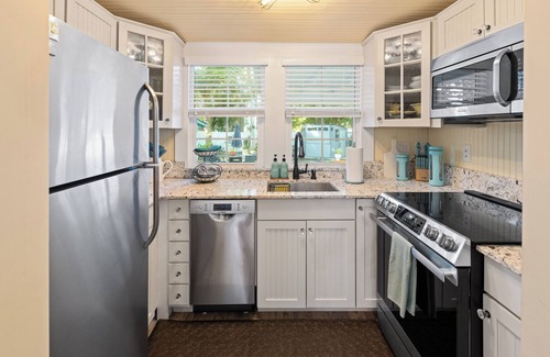 Stuart House | Secret Garden @ Seminole located in the heart of downtown Stuart, FL