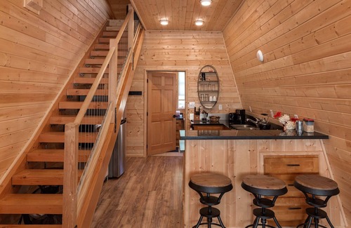 Lakebay Cabin | Secret Island Beachfront Escape. Hot Tub, Kayaks, Paddle Boards, Sunsets,