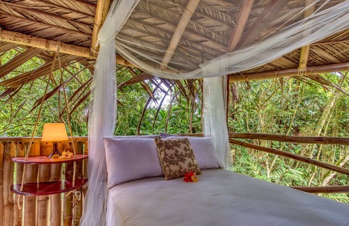 Bocas del Toro House | Secret Jungle Treehouse by the Sea, 2 bedrooms.