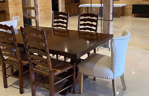Ramara House | Secret Luxury Barn for family and events